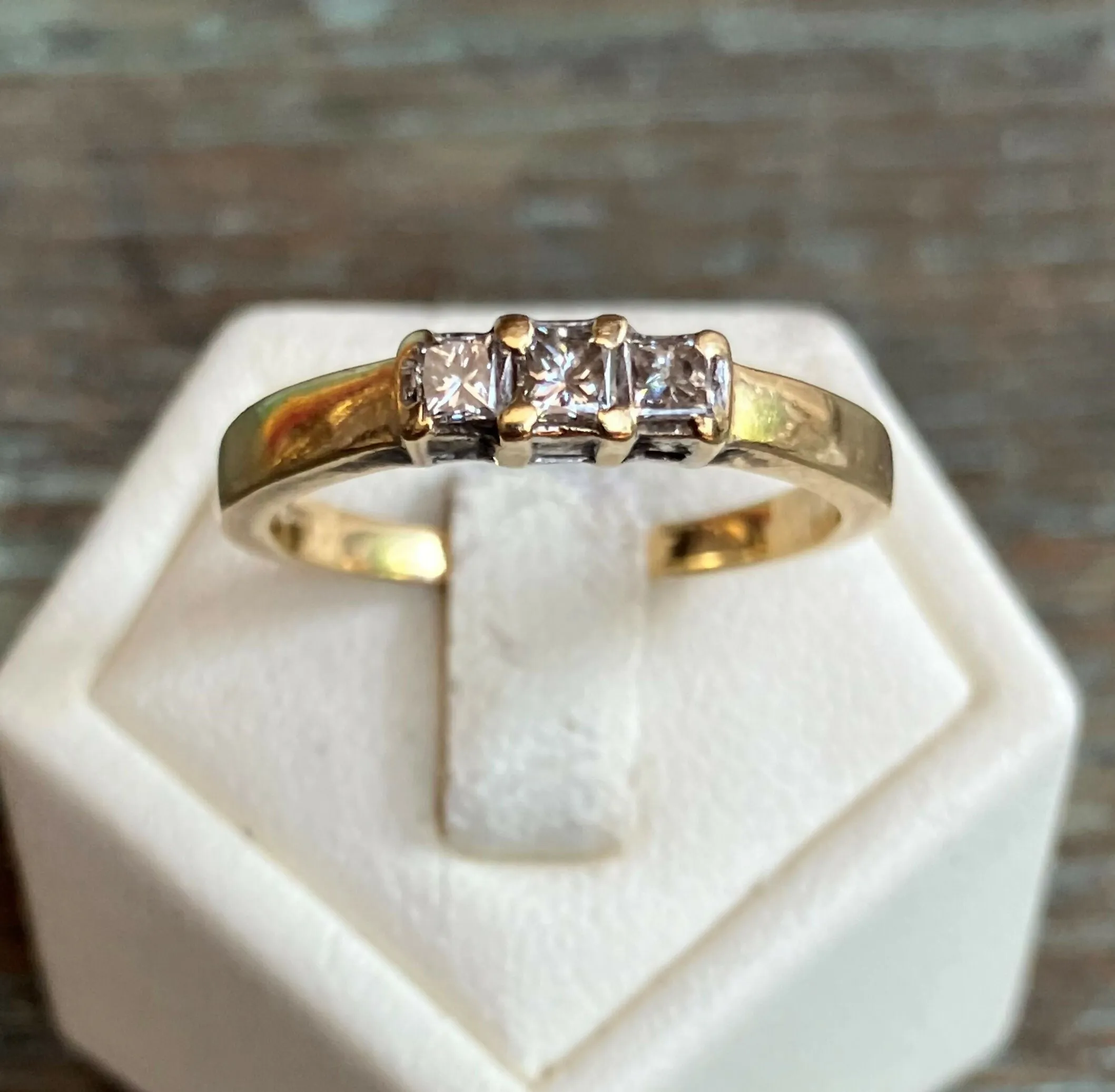 18ct Gold Trilogy Diamond Ring | Size M 1/2