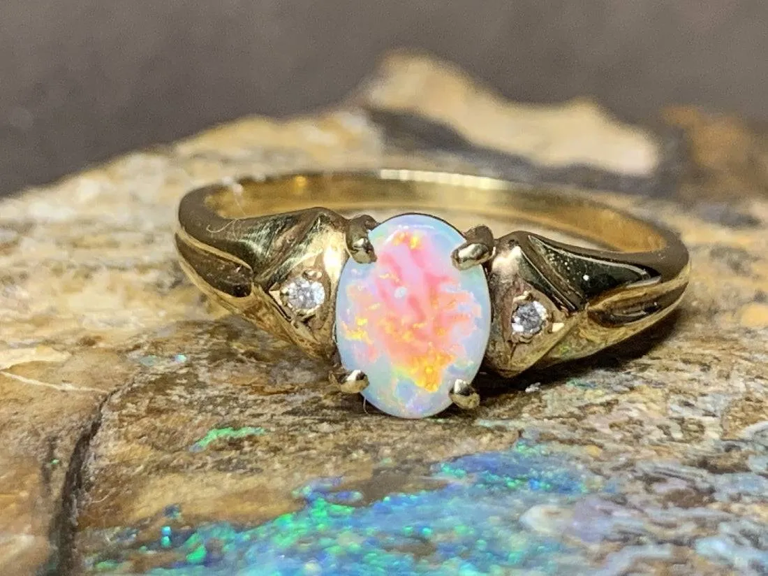 18kt Yellow Gold vintage Opal and Diamond ring