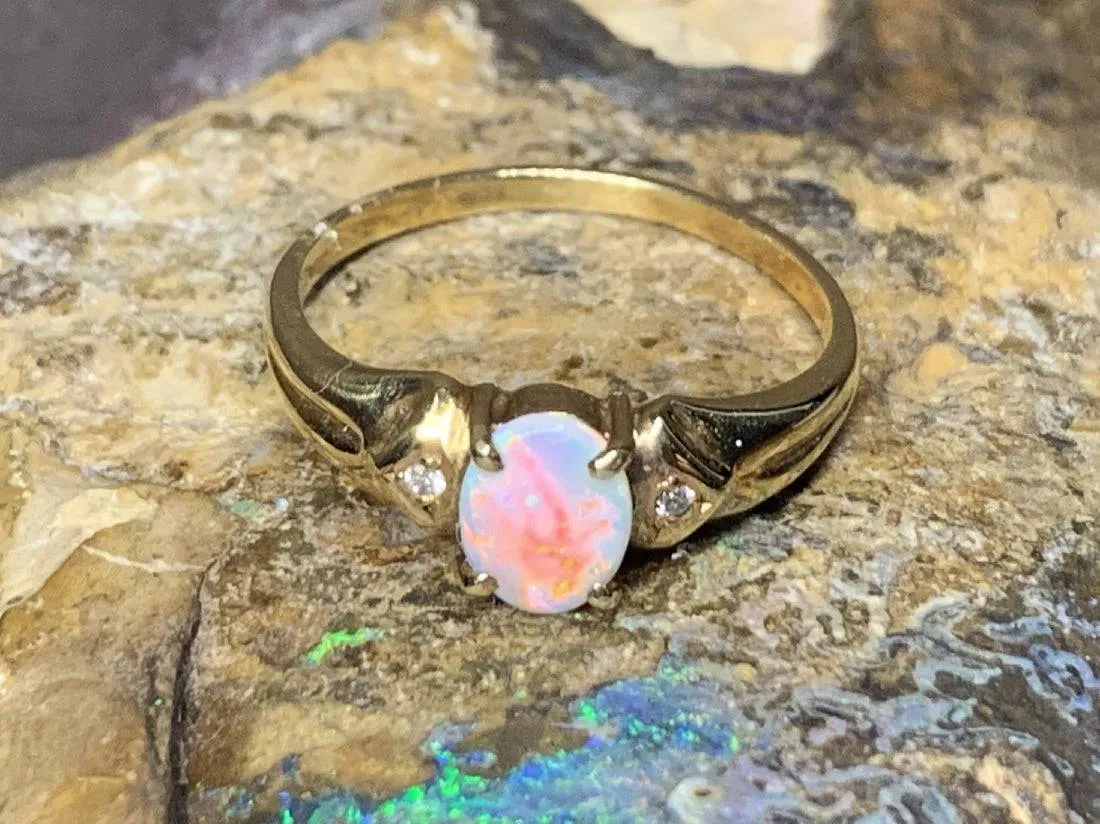 18kt Yellow Gold vintage Opal and Diamond ring