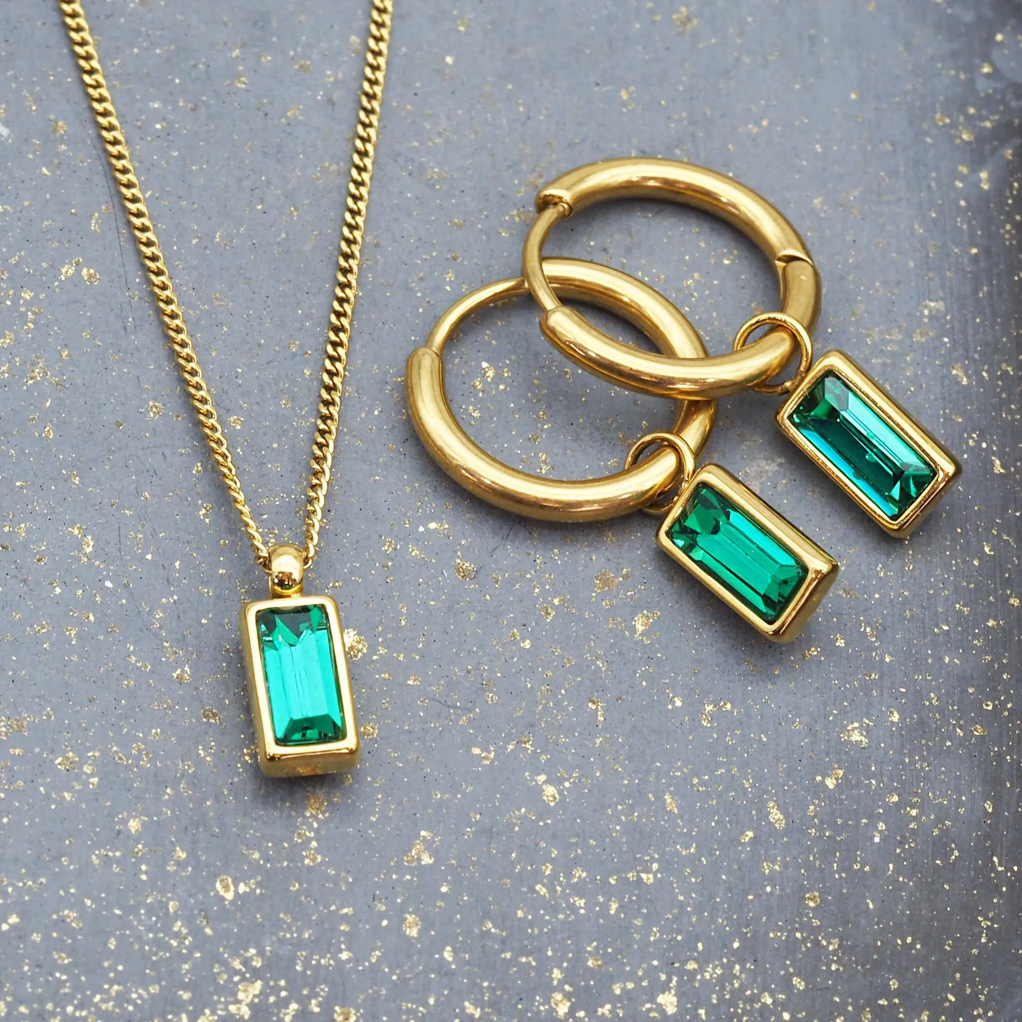 Dainty Gold and Emerald Green Necklace