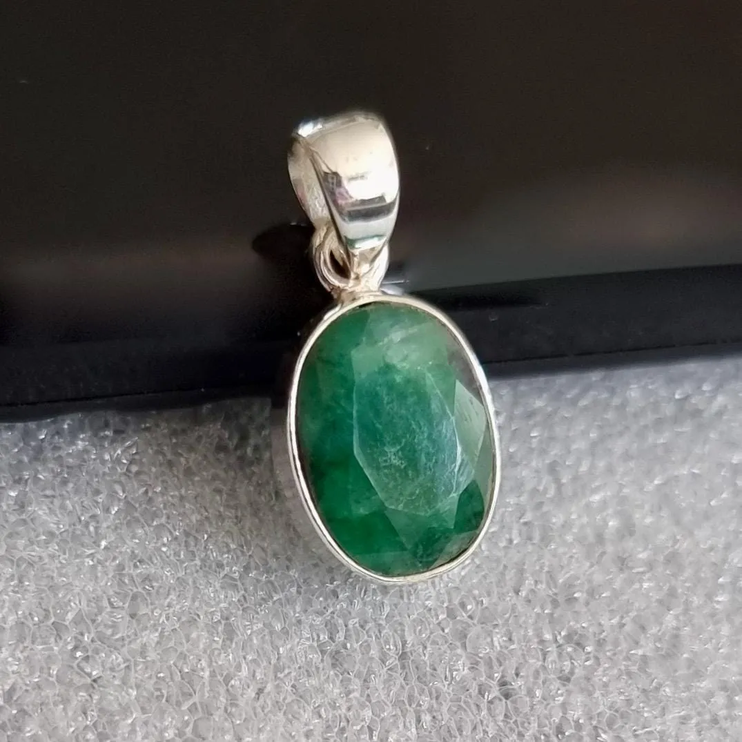 Elegant Small Oval Emerald 925 Sterling Silver  Pendant, Stone Size 14mm x 10mm, P10EM