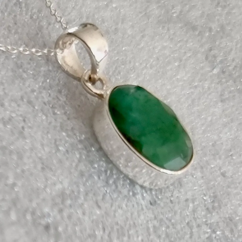 Elegant Small Oval Emerald 925 Sterling Silver  Pendant, Stone Size 14mm x 10mm, P10EM