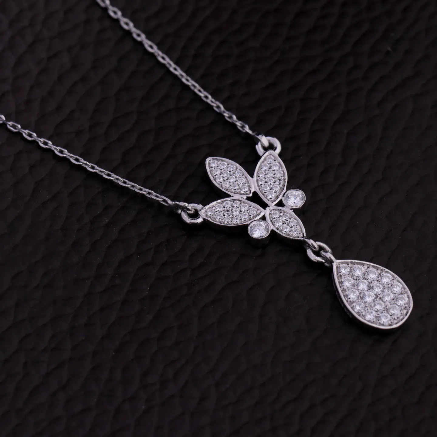 Sparkling Floral Silver Pendant Necklace